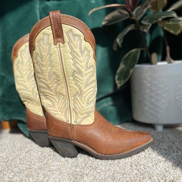 Laredo Women's Zury Snip Toe Leather Boots - Brown 54268 main image 1
